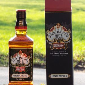 Jack Daniel's Sour Mash Tennessee Whiskey LEGACY EDITION No. 2 - BLACK DESIGN 43% Vol. 0,7l in Geschenkbox